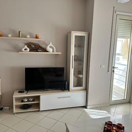 Sunrise Apartment Near The Center تيرانا المظهر الخارجي الصورة