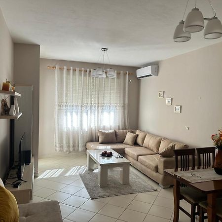 Sunrise Apartment Near The Center تيرانا المظهر الخارجي الصورة