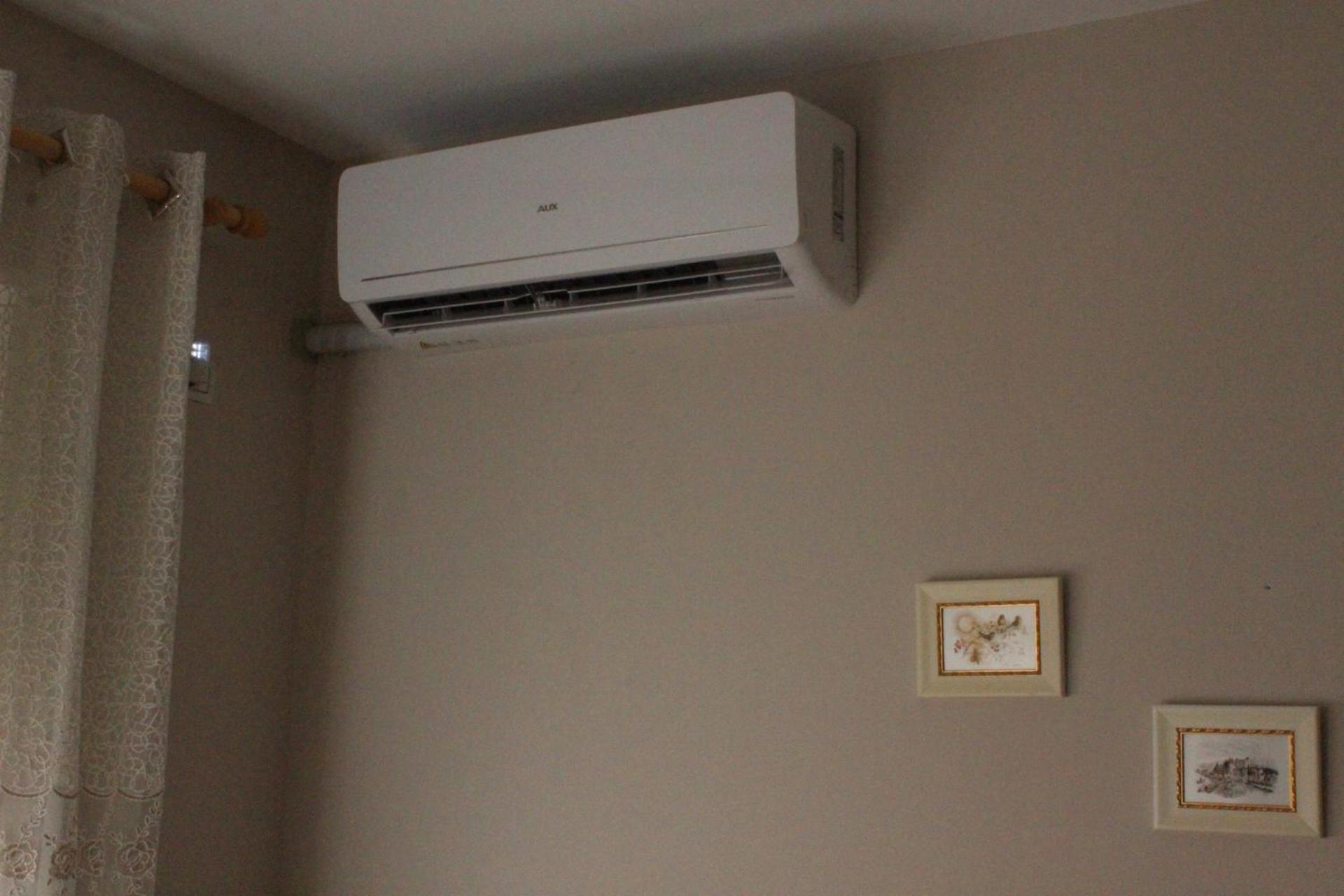 Sunrise Apartment Near The Center تيرانا المظهر الخارجي الصورة
