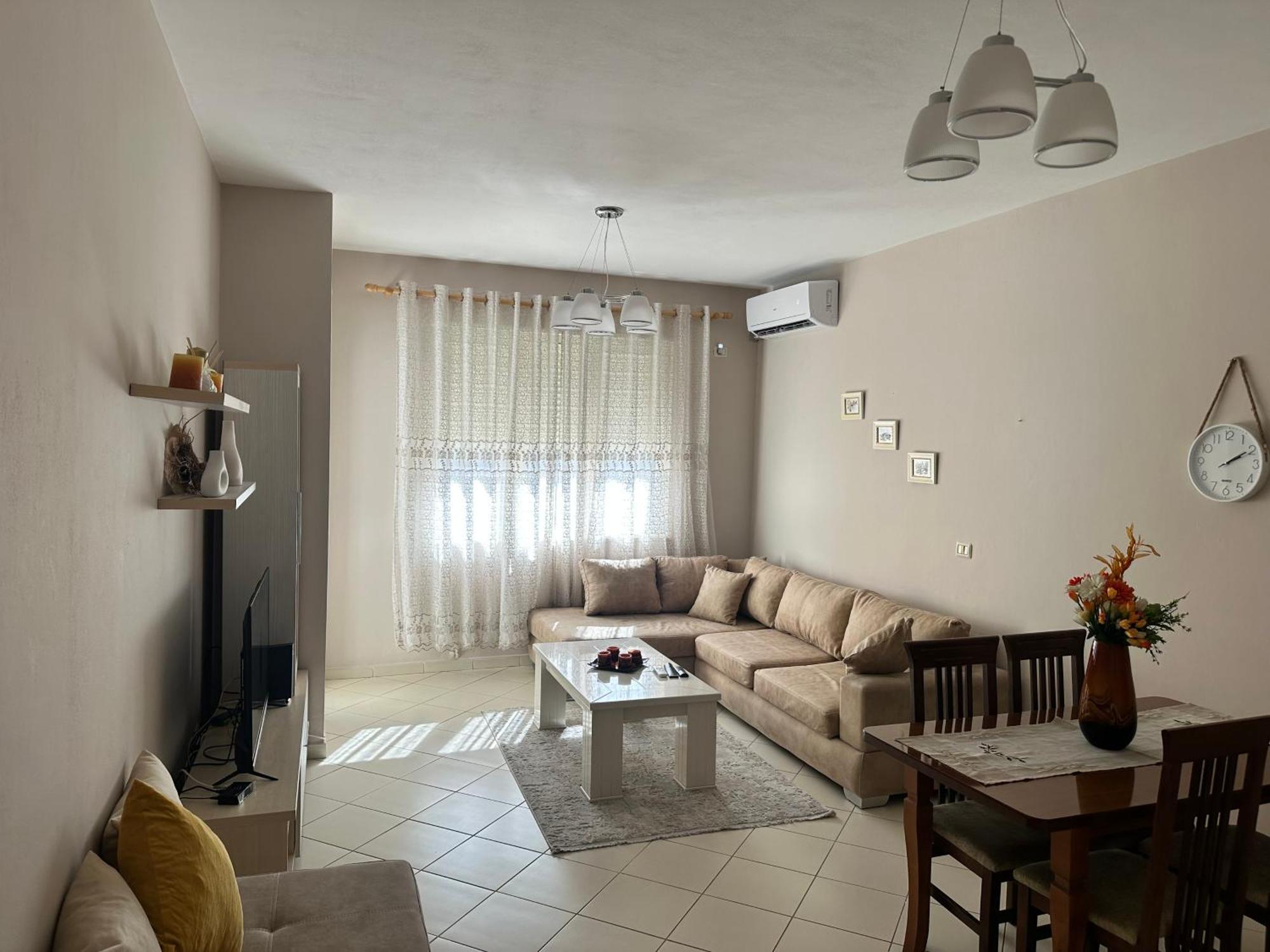 Sunrise Apartment Near The Center تيرانا المظهر الخارجي الصورة